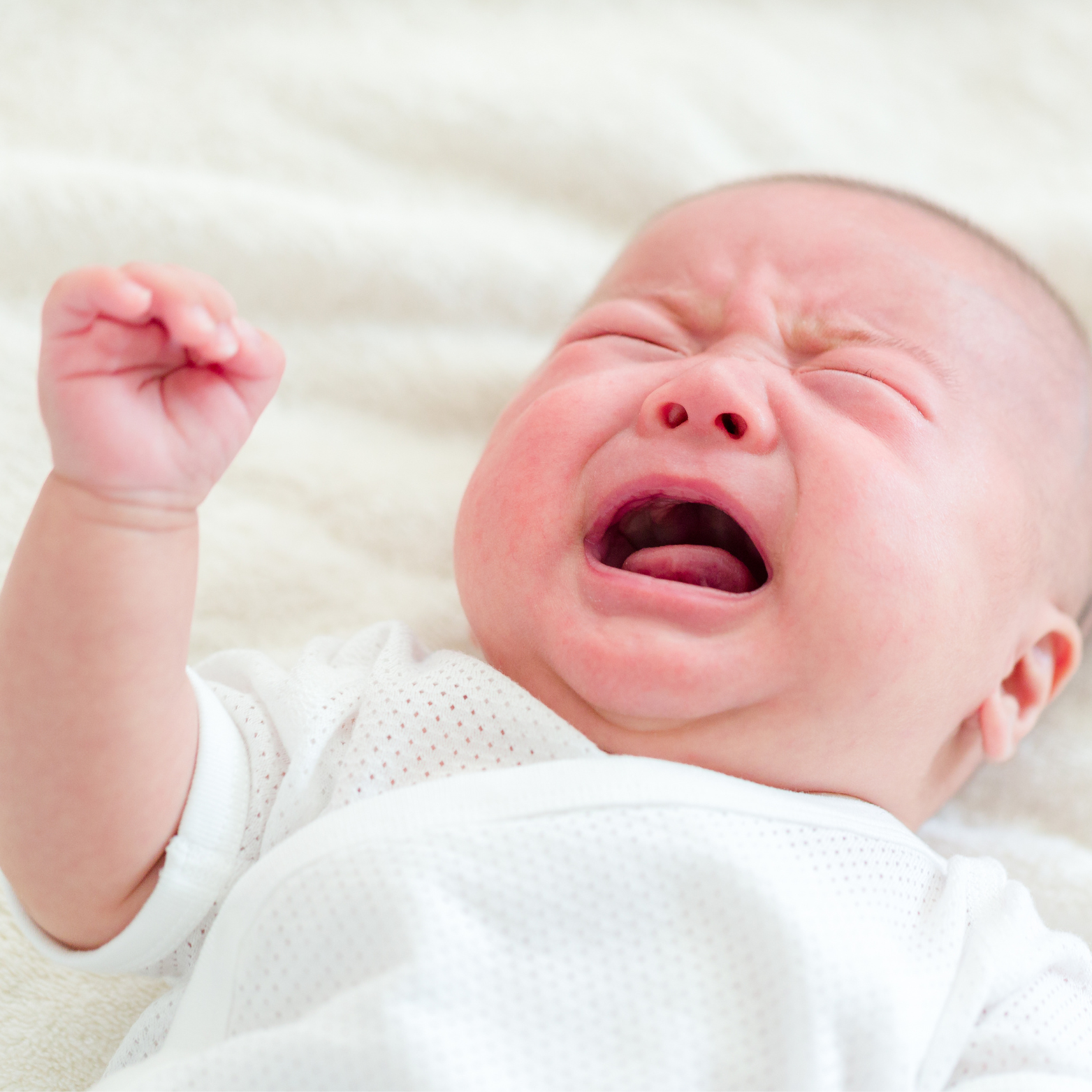 Baby weint nicht mehr weil die Milch warm ist und keine Blähungen mehr hat